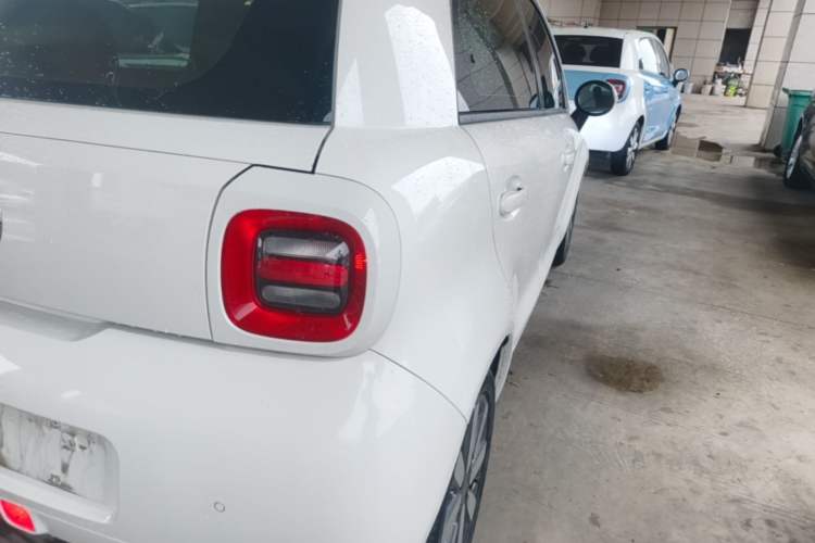 Used ORA Black Cat 2019 351 km Family Edition Right Rear Taillight