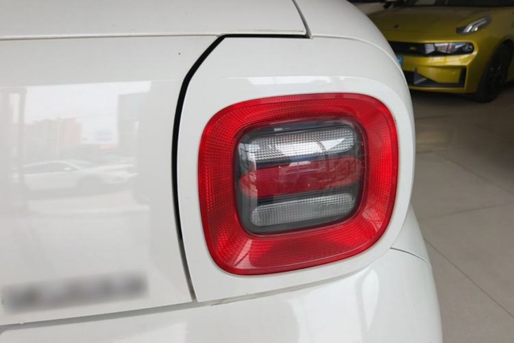 Used ORA Black Cat 2019 351 km Fun Edition Right Rear Taillight