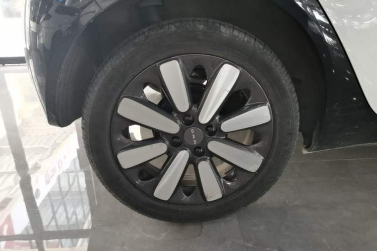 Used ORA Black Cat 2019 351 km Family Edition Right Rear Wheel Hub