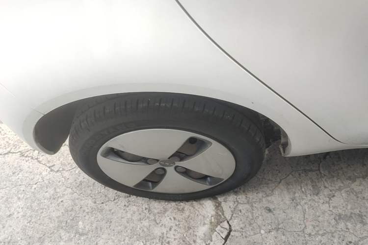 Used ORA Black Cat 2019 351 km Fun Edition Right Rear Wheel Hub