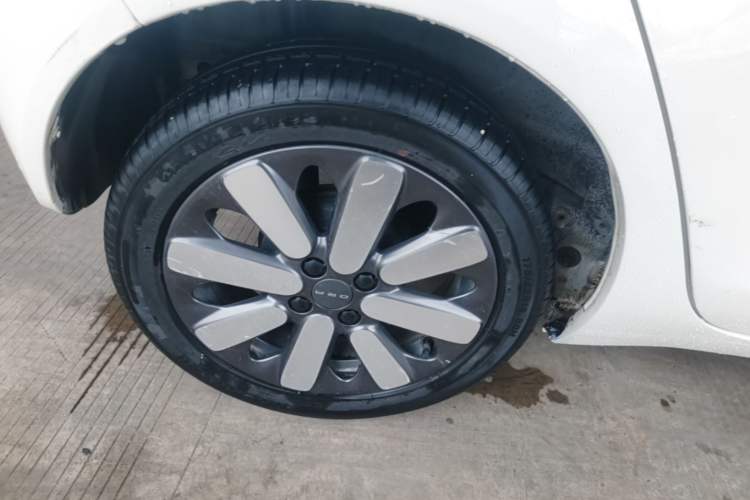 Used ORA Black Cat 2019 351 km Family Edition Right Rear Wheel Hub