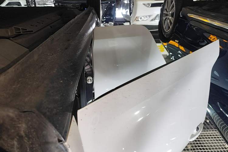Used ORA Black Cat 2019 351 km Fun Edition Right Side Sill