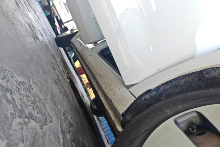 Used ORA Black Cat 2019 310km Fun Edition Right Side Sill