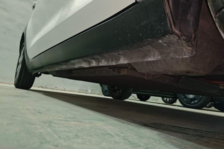 Used ORA Black Cat 2019 351 km Family Edition Right Side Sill
