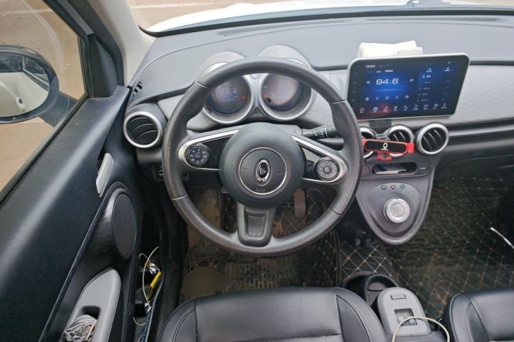 Used ORA Black Cat 2019 351 km Family Edition Steering Wheel