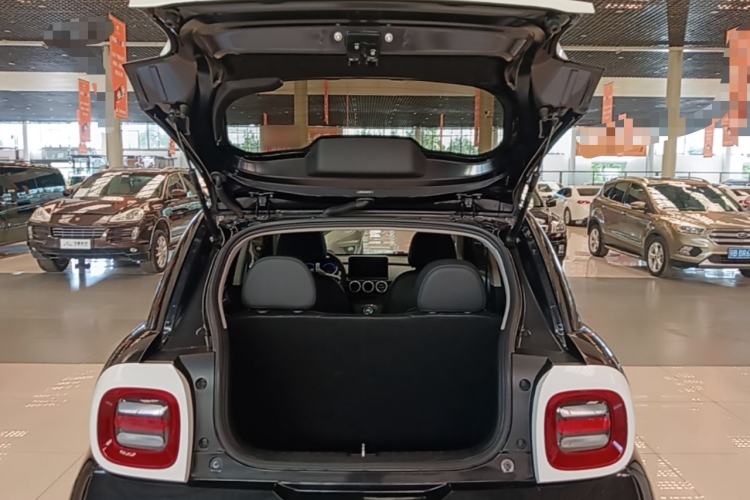 Used ORA Black Cat 2019 351 km Family Edition Trunk