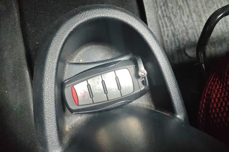 Used ORA Black Cat 2019 351 km Family Edition Vehicle Key