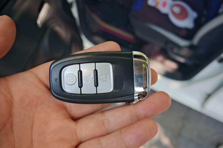 Used ORA Black Cat 2019 351 km Fun Edition Vehicle Key