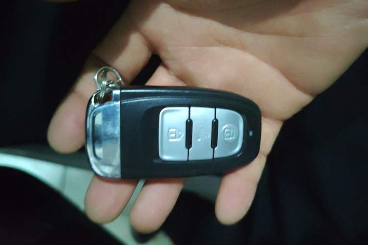 Used ORA Black Cat 2019 351 km Fun Edition Vehicle Key