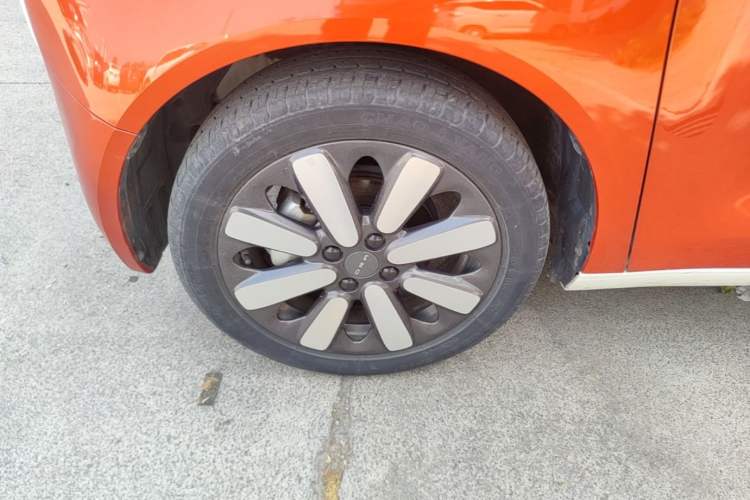 Used ORA Black Cat 2019 351 km Goddess Edition Left Front Wheel Hub