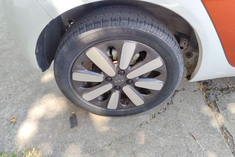 Used ORA Black Cat 2019 351 km Goddess Edition Right Rear Wheel Hub