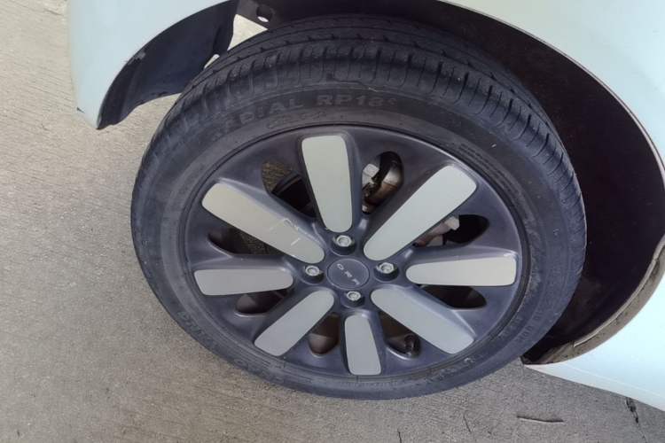 Used ORA Black Cat 2019 351 km Goddess Edition Right Rear Wheel Hub
