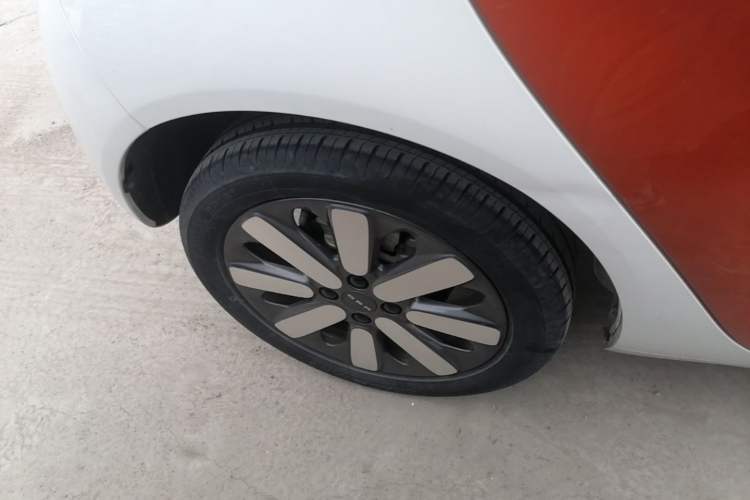 Used ORA Black Cat 2019 351 km Goddess Edition Right Rear Wheel Hub