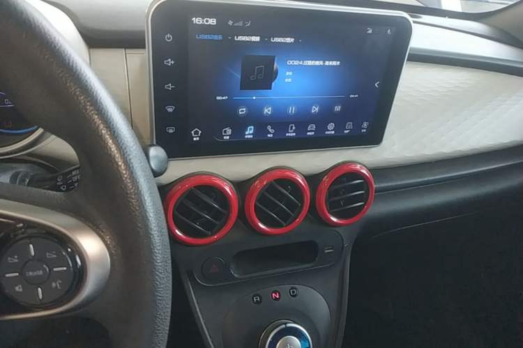 Used ORA Black Cat 2021 301 km Basic Version Audio And AC Panel