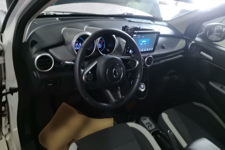 Used ORA Black Cat 2021 301 km Basic Version Center Console