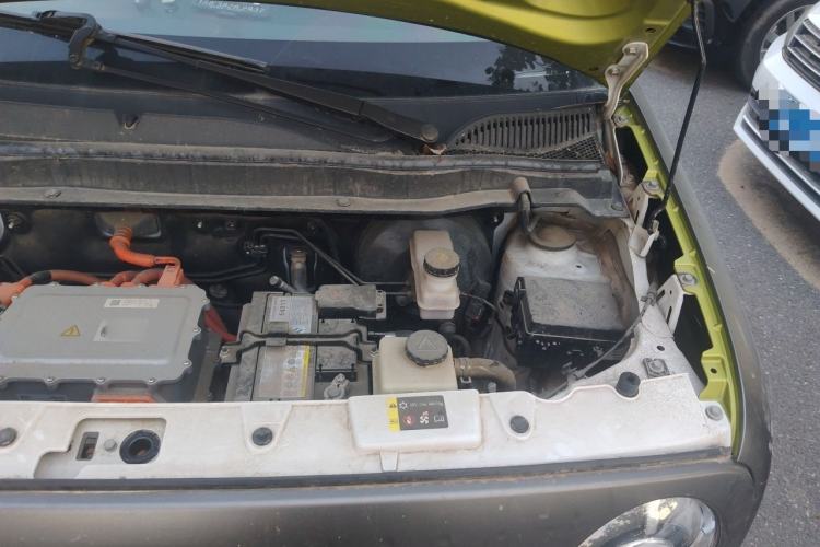 Used ORA Black Cat 2021 301 km Basic Version Engine Bay Left