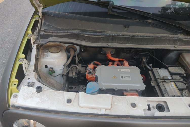 Used ORA Black Cat 2021 301 km Basic Version Engine Bay Right