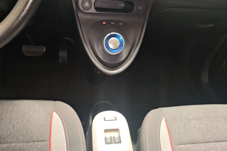Used ORA Black Cat 2021 301 km Basic Version Gear Lever