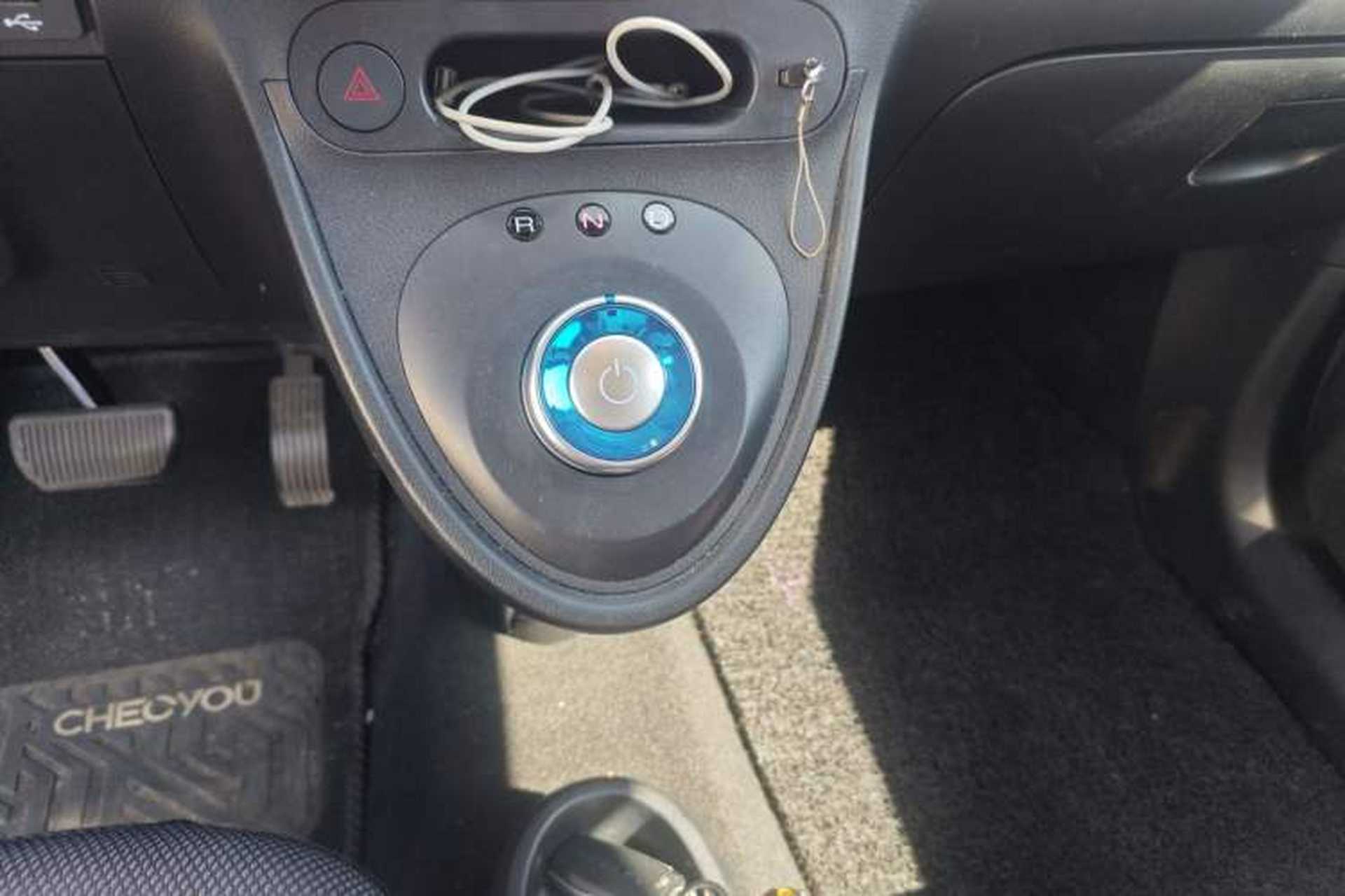 Used ORA Black Cat 2021 351 km Standard Version Gear Lever