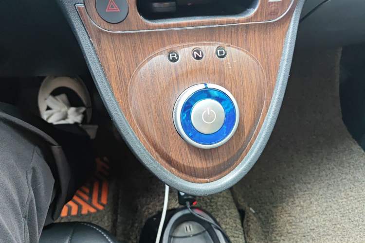 Used ORA Black Cat 2021 351 km Standard Version Gear Lever