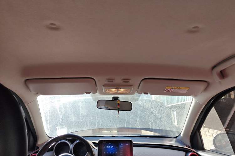 Used ORA Black Cat 2021 351 km Standard Version Headliner