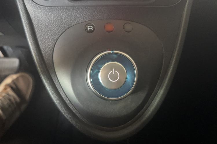 Used ORA Black Cat 2021 301 km Basic Version Interior 6