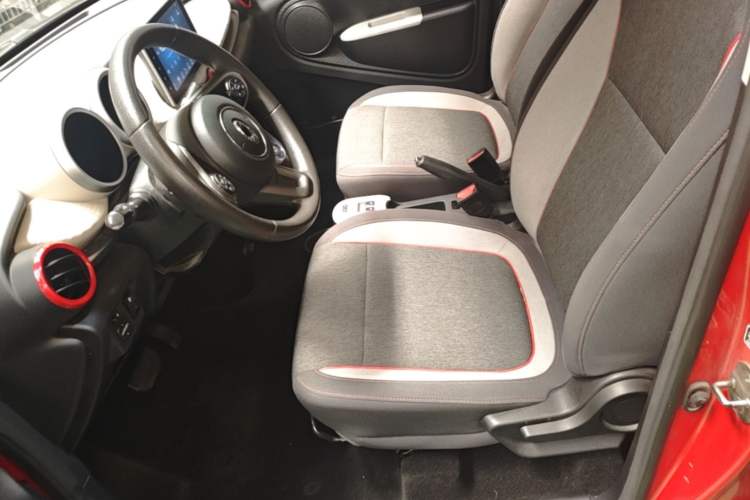 Used ORA Black Cat 2021 301 km Basic Version Left Front Seat