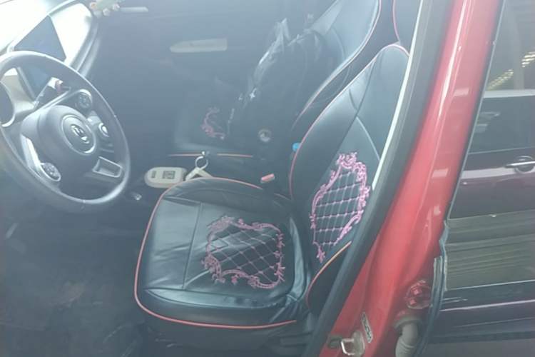 Used ORA Black Cat 2021 301 km Basic Version Left Front Seat