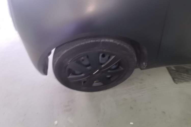 Used ORA Black Cat 2021 301 km Basic Version Left Front Wheel Hub