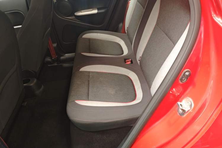Used ORA Black Cat 2021 301 km Basic Version Left Rear Seat
