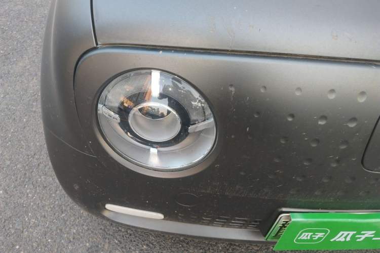 Used ORA Black Cat 2021 301 km Basic Version Right Front Headlight