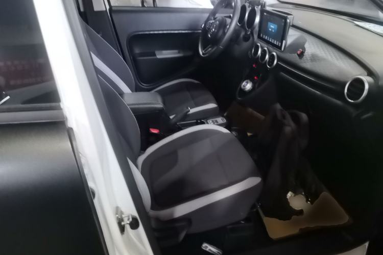 Used ORA Black Cat 2021 301 km Basic Version Right Front Seat