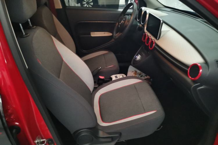 Used ORA Black Cat 2021 301 km Basic Version Right Front Seat