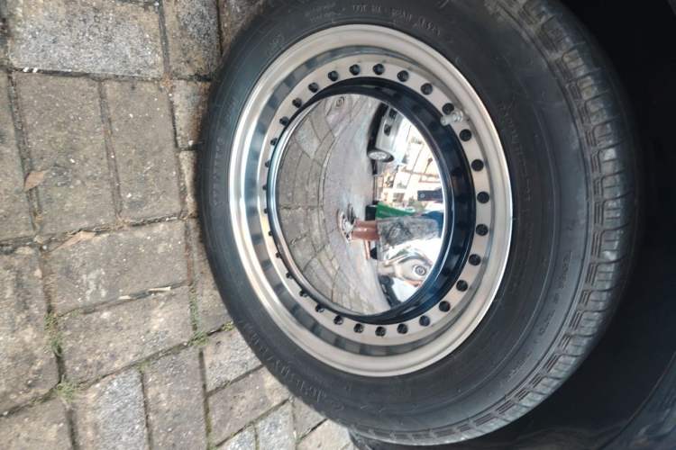 Used ORA Black Cat 2021 351 km Standard Version Right Front Wheel Hub