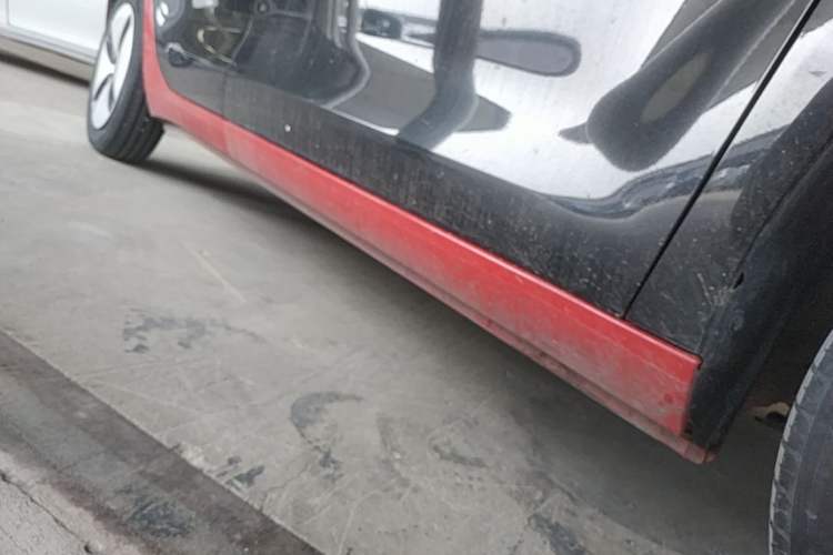 Used ORA Black Cat 2021 301 km Basic Version Right Side Sill