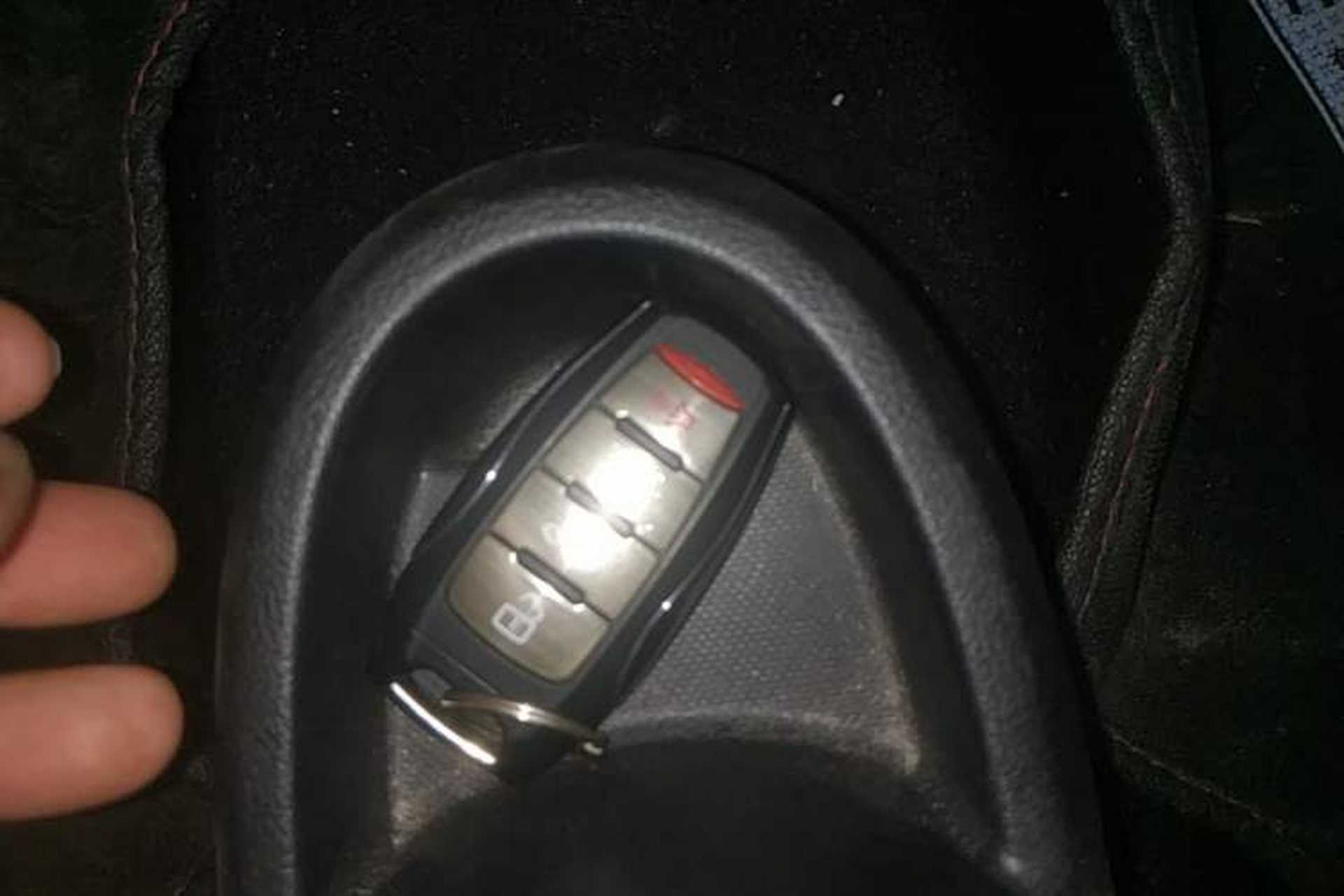 Used ORA Black Cat 2021 301 km Basic Version Vehicle Key