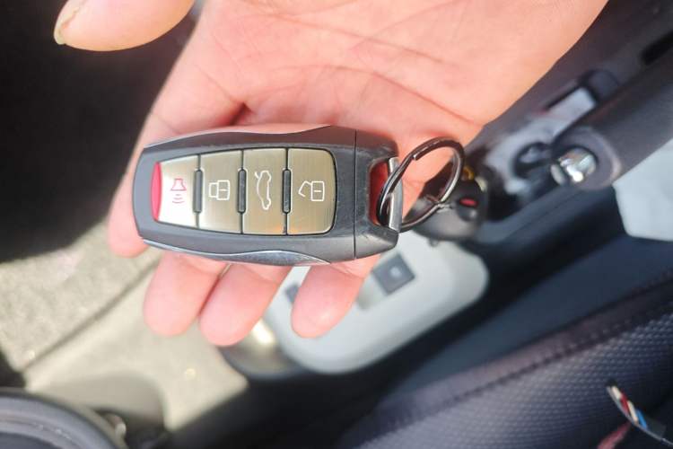 Used ORA Black Cat 2021 351 km Standard Version Vehicle Key