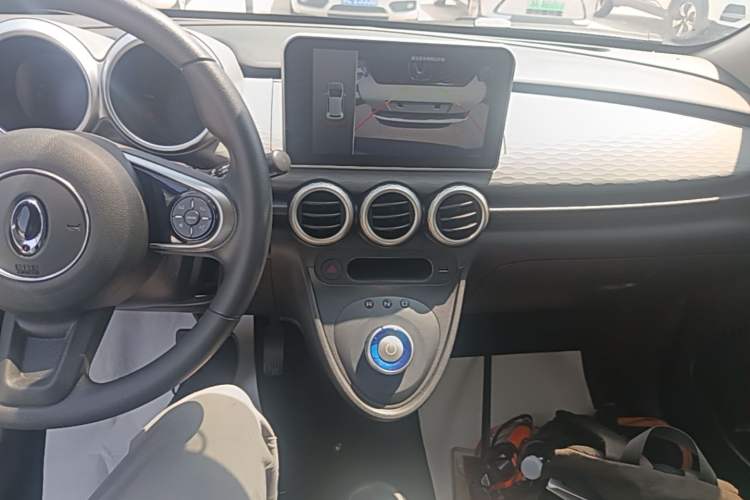 Used ORA Black Cat 2021 301 km Basic Version Audio And AC Panel