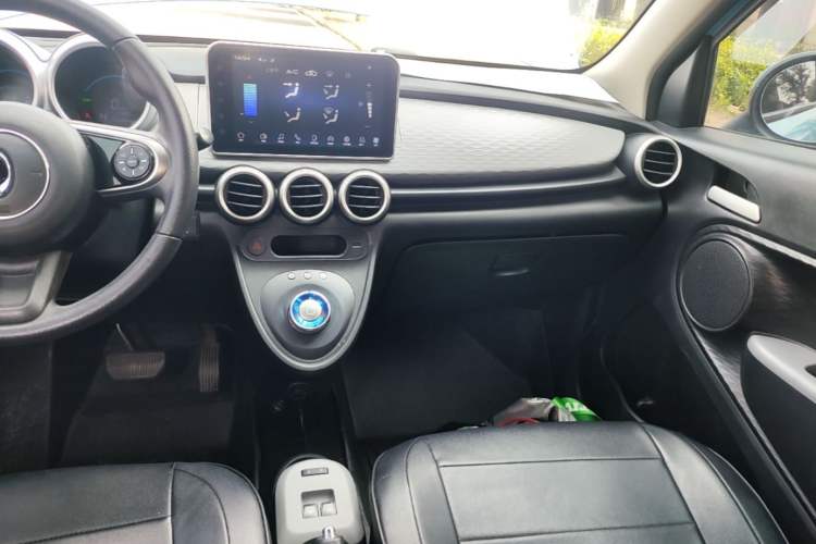 Used ORA Black Cat 2021 301 km Basic Version Audio And AC Panel