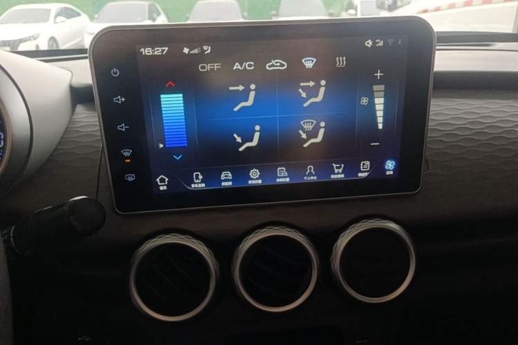 Used ORA Black Cat 2021 301 km Basic Version Audio And AC Panel