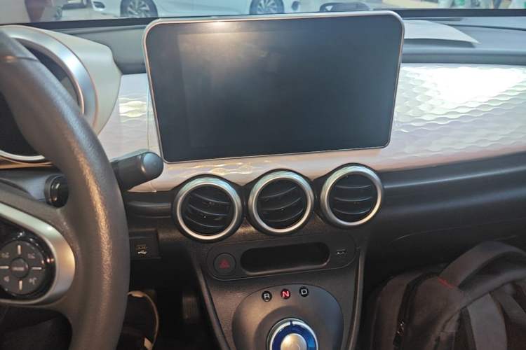 Used ORA Black Cat 2021 351 km Luxury Version Audio And AC Panel