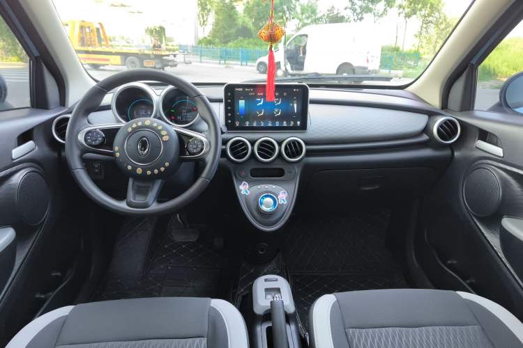 Used ORA Black Cat 2021 301 km Basic Version Center Console
