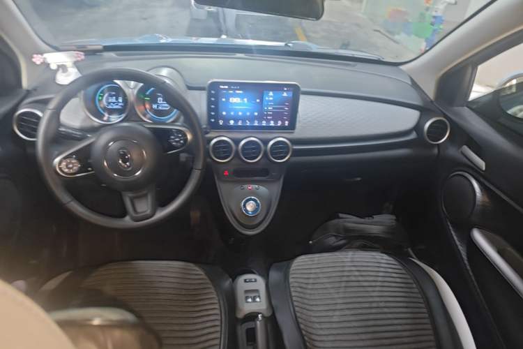 Used ORA Black Cat 2021 301 km Basic Version Center Console
