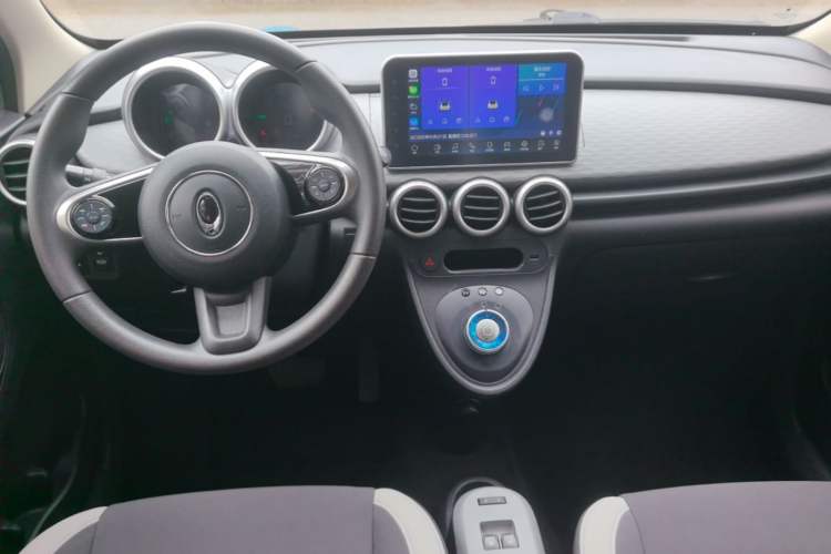 Used ORA Black Cat 2021 301 km Basic Version Center Console