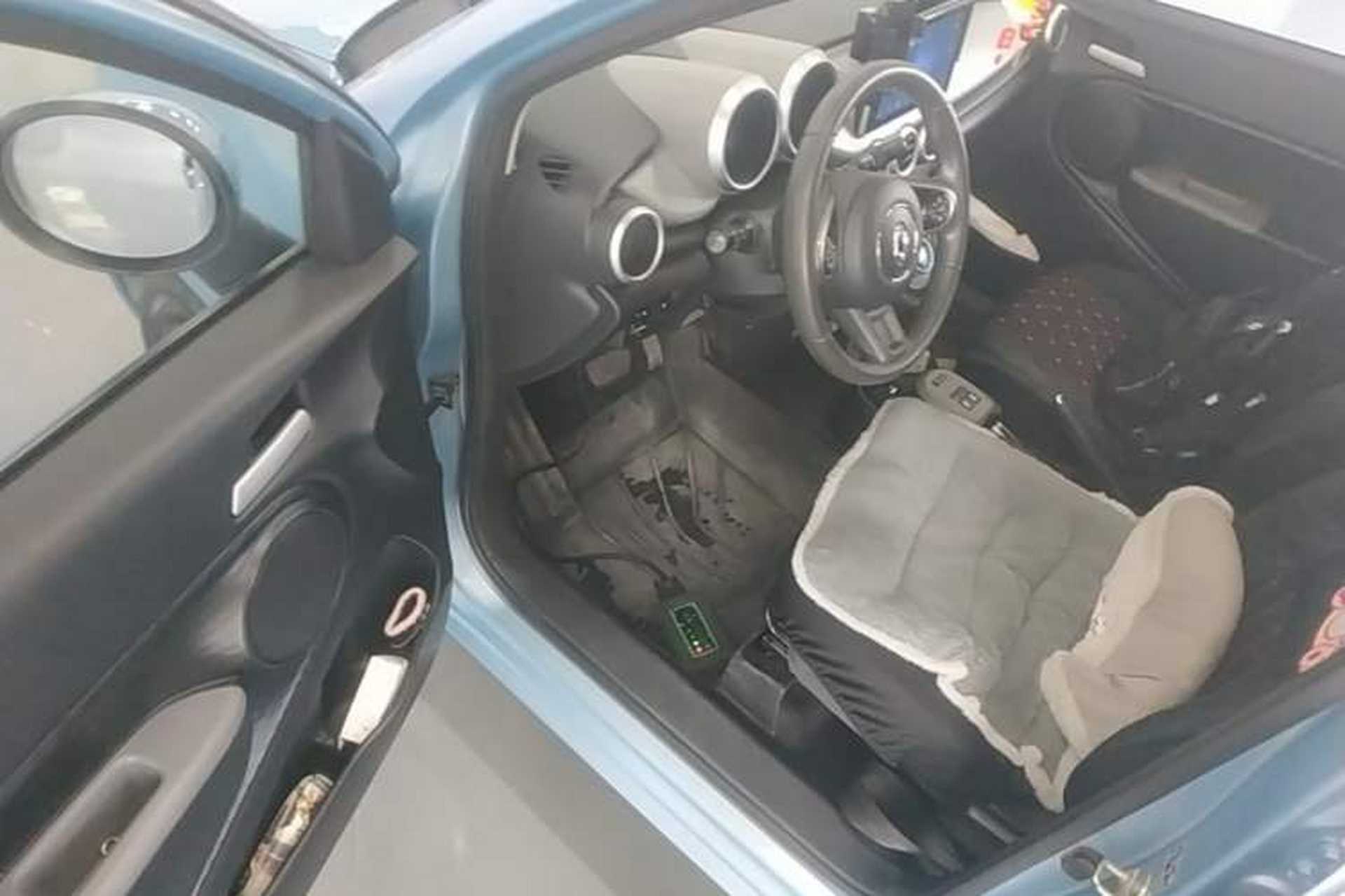 Used ORA Black Cat 2021 301 km Basic Version Driver Seat