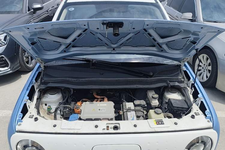 Used ORA Black Cat 2021 301 km Basic Version Engine Bay