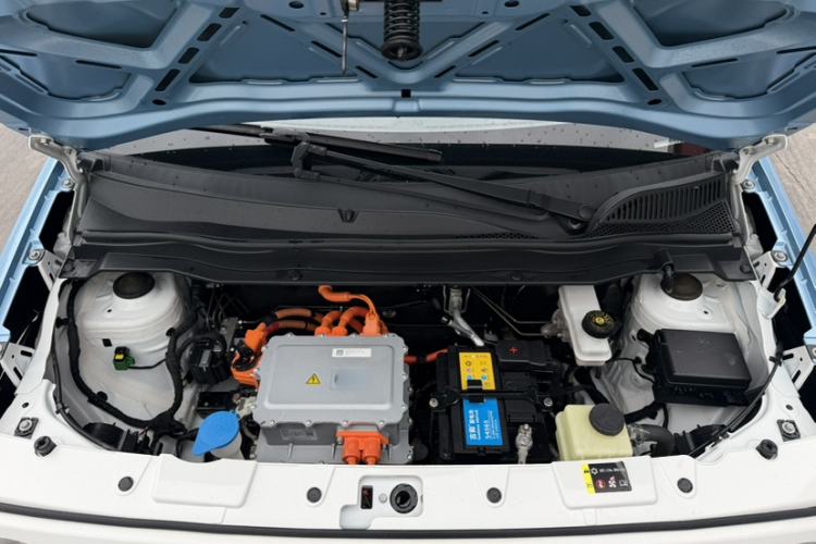 Used ORA Black Cat 2021 301 km Basic Version Engine Bay