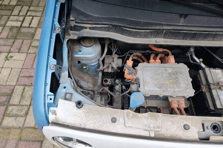 Used ORA Black Cat 2021 301 km Basic Version Engine Bay Right