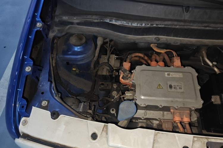 Used ORA Black Cat 2021 301 km Basic Version Engine Bay Right