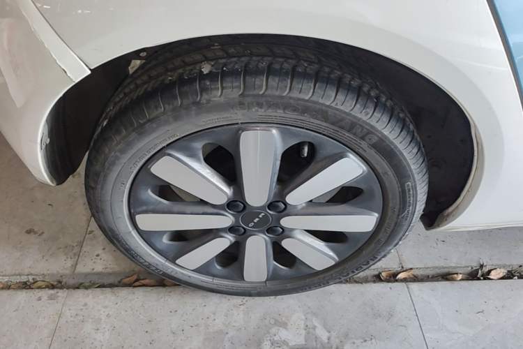 Used ORA Black Cat 2021 351 km Standard Version Exterior 5